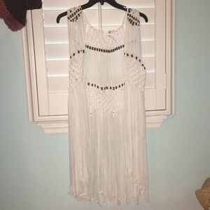 White macrame sleeveless kimono